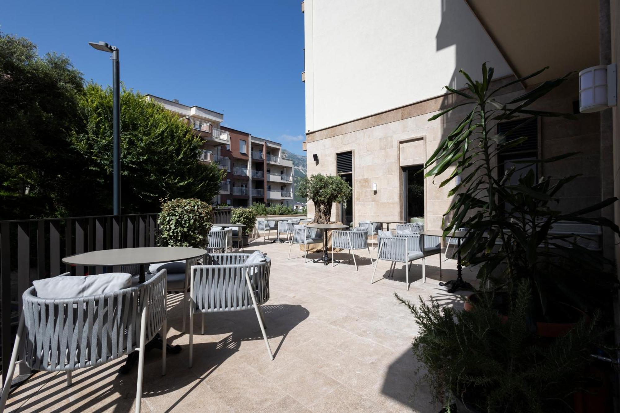 Infinity Hotel & More Μπούντβα Εξωτερικό φωτογραφία